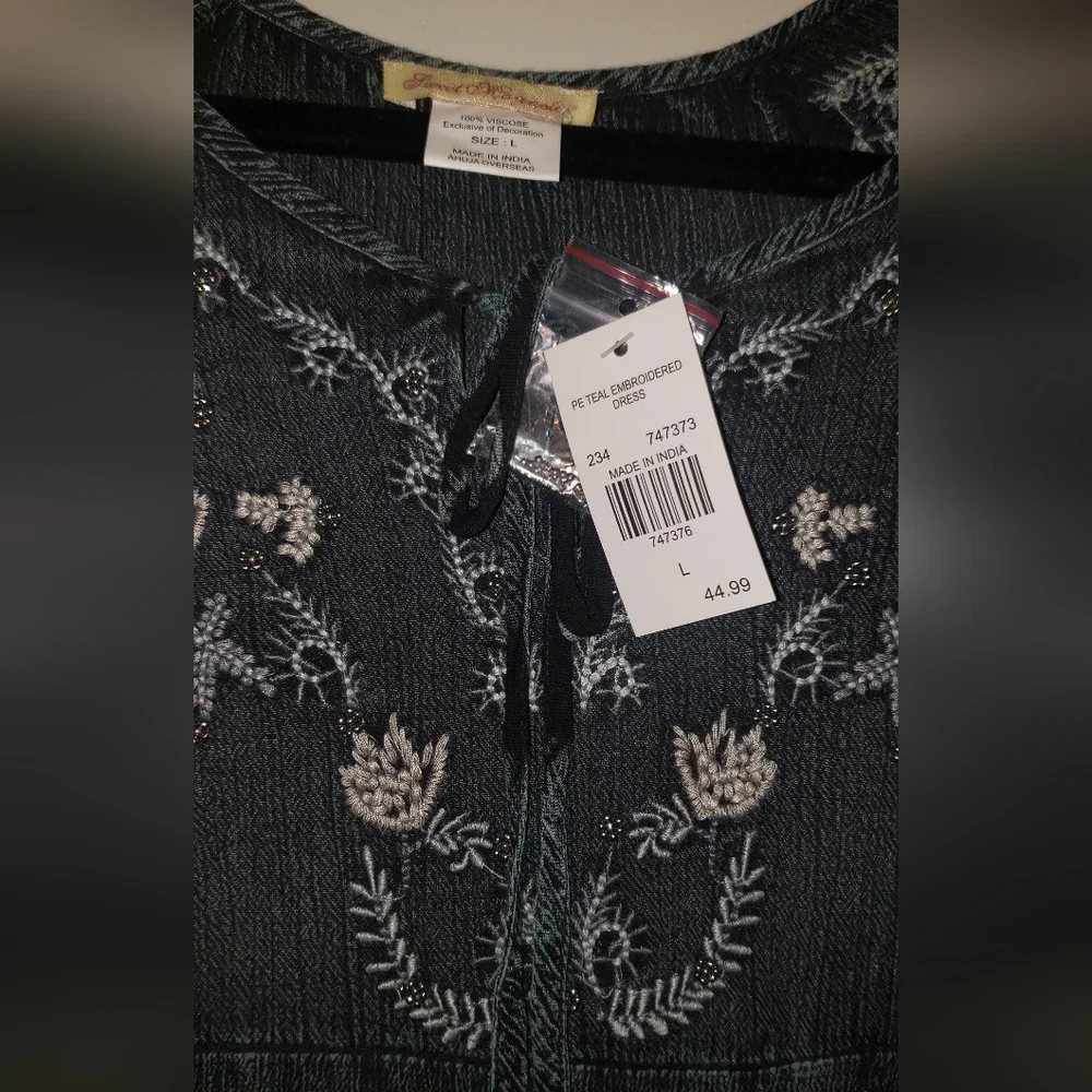 Sweet Magnolia dress. Size Large. Color blue denim. - Picture 3 of 3
